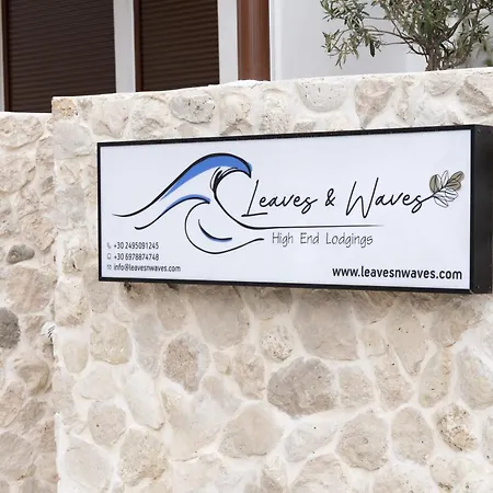 Leaves & Waves Apartman Sztómio