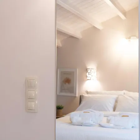 Apartman Leaves & Waves *